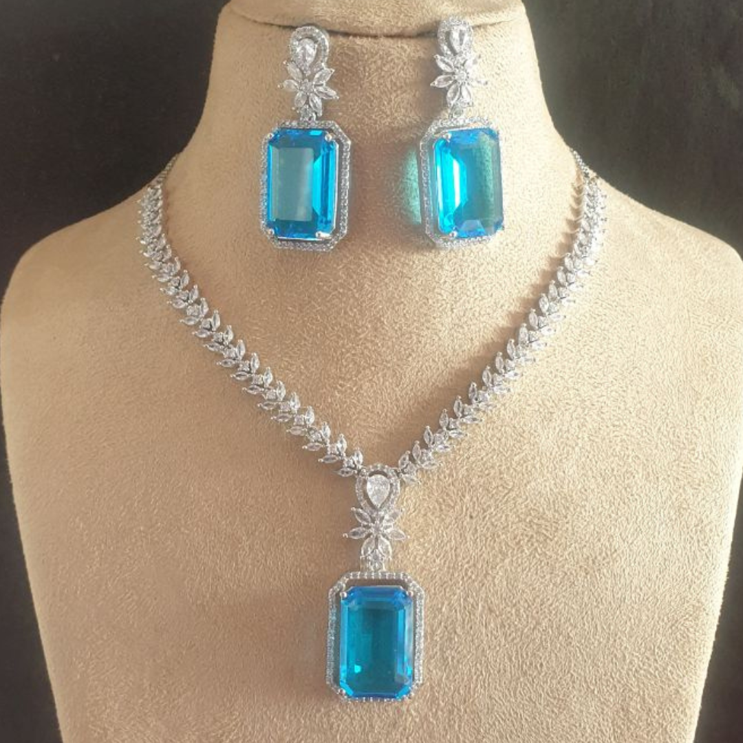 SOHI AQUA(R) NECKLACE