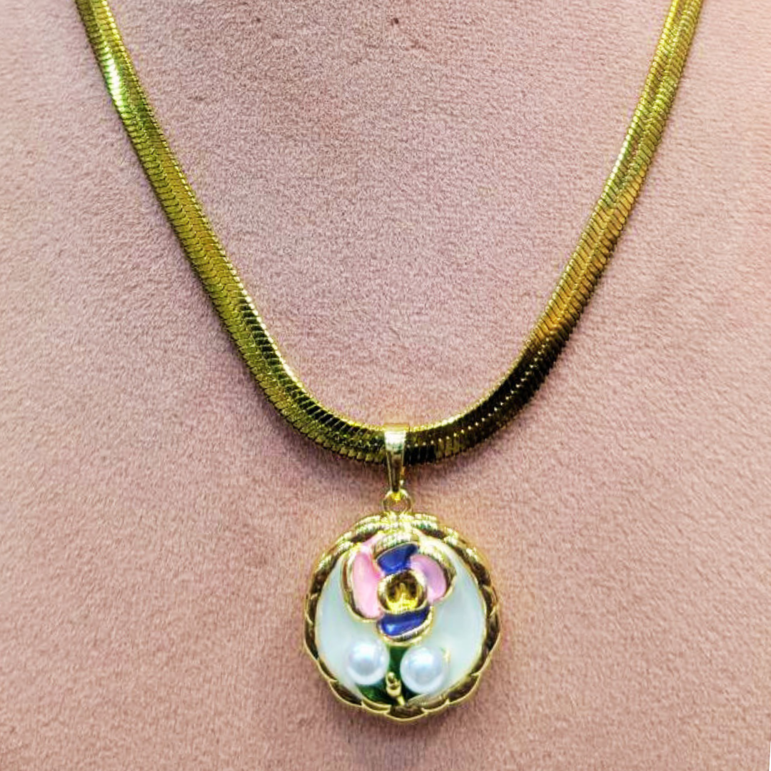 Flora pearl chain necklace