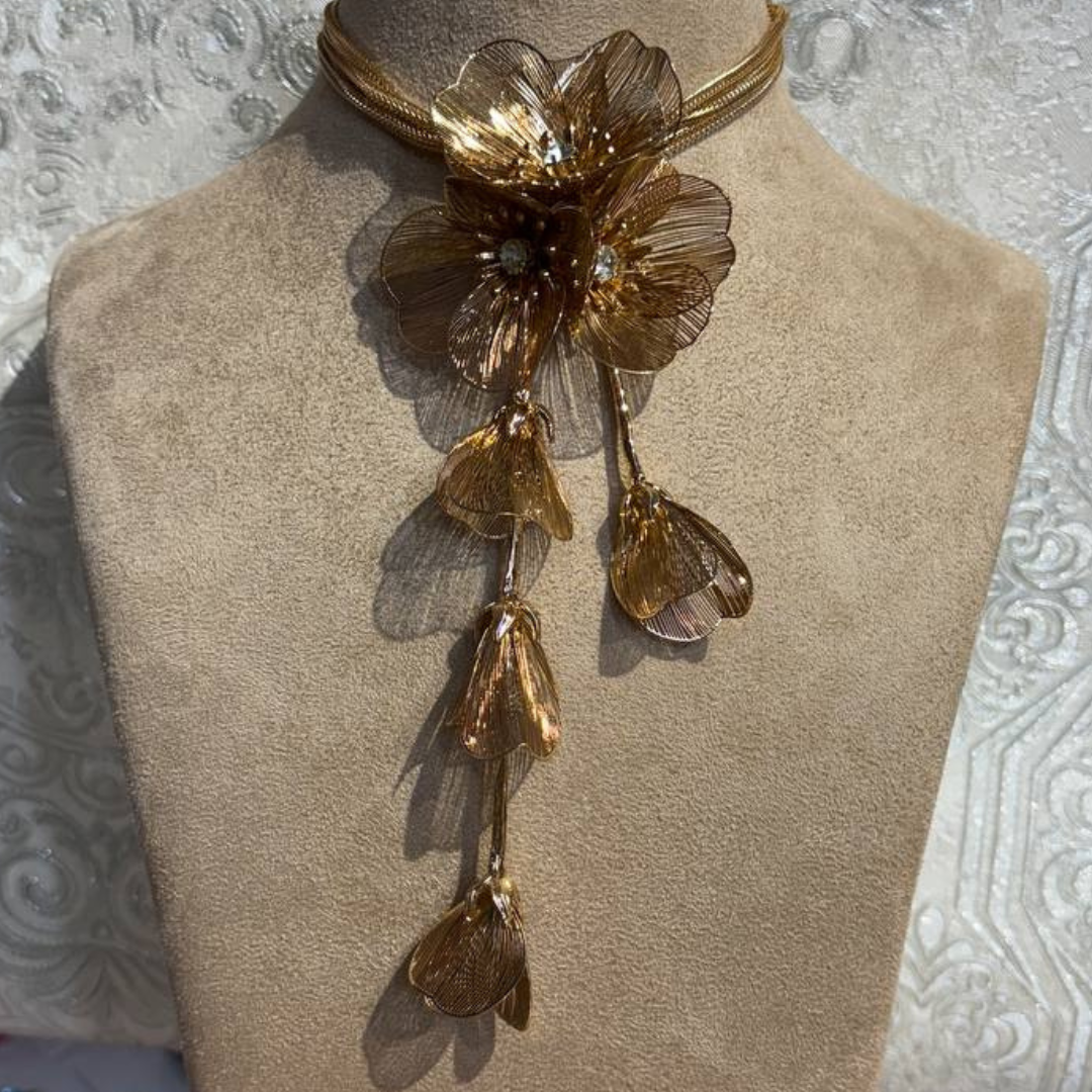 ZOHIRA FLOWER NECKLACE