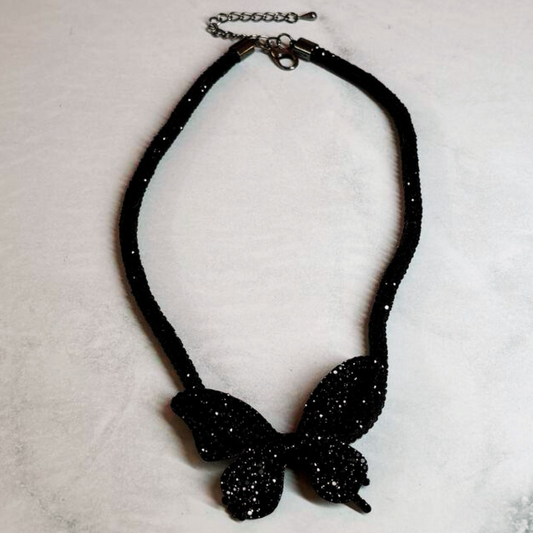 Black Hollywood fly necklace