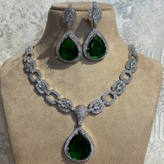 KOHIMA EMERALD JEWELLERY SET