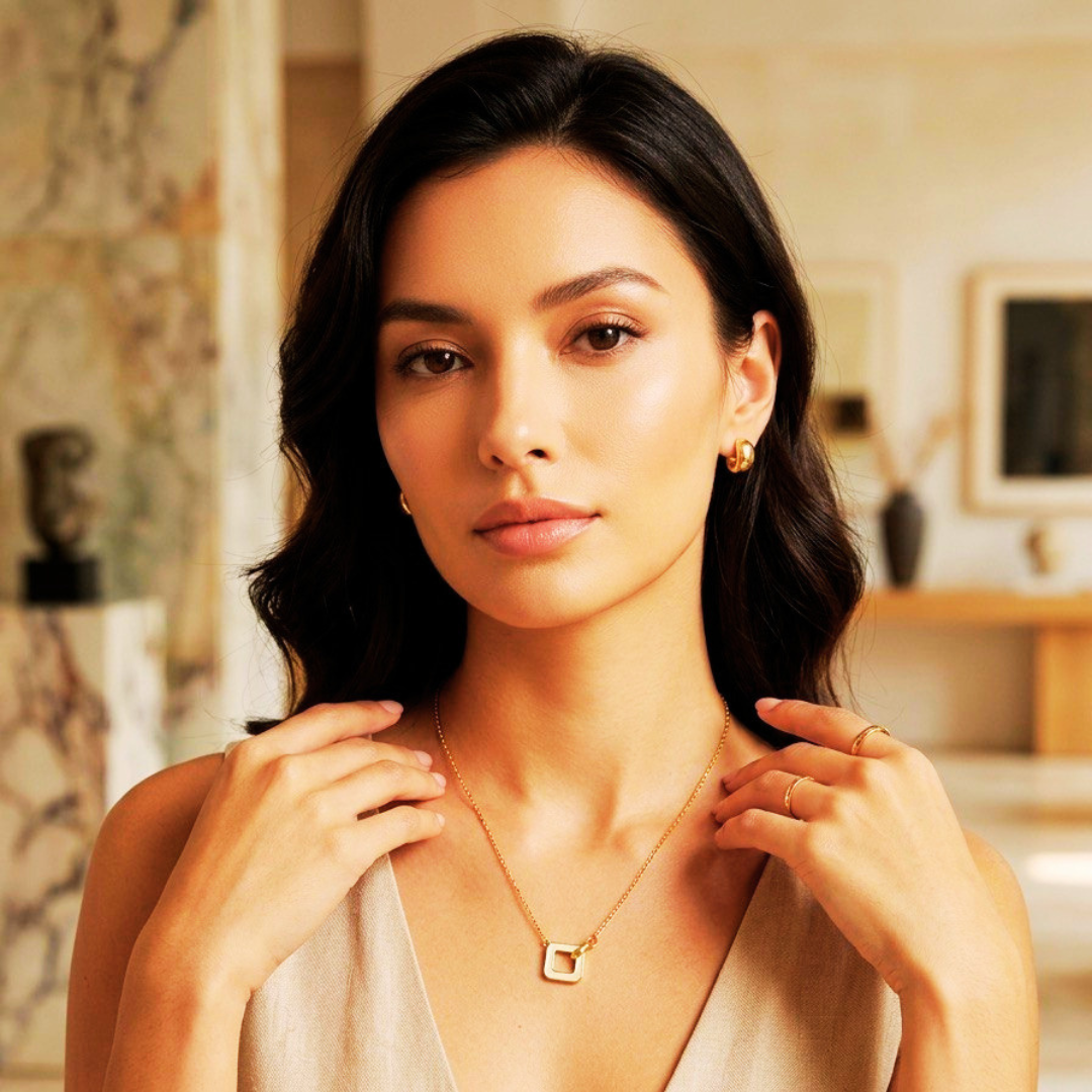 W tetra chain necklace