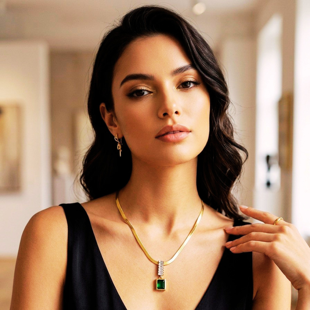 Emerald solid chain necklace