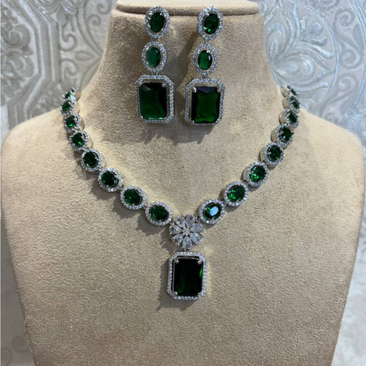 HAZEL EMERALD NECKLACE