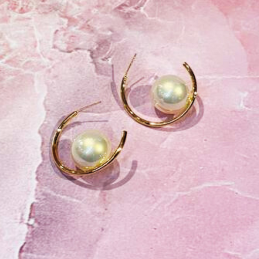 CREASA PEARL EARRINGS