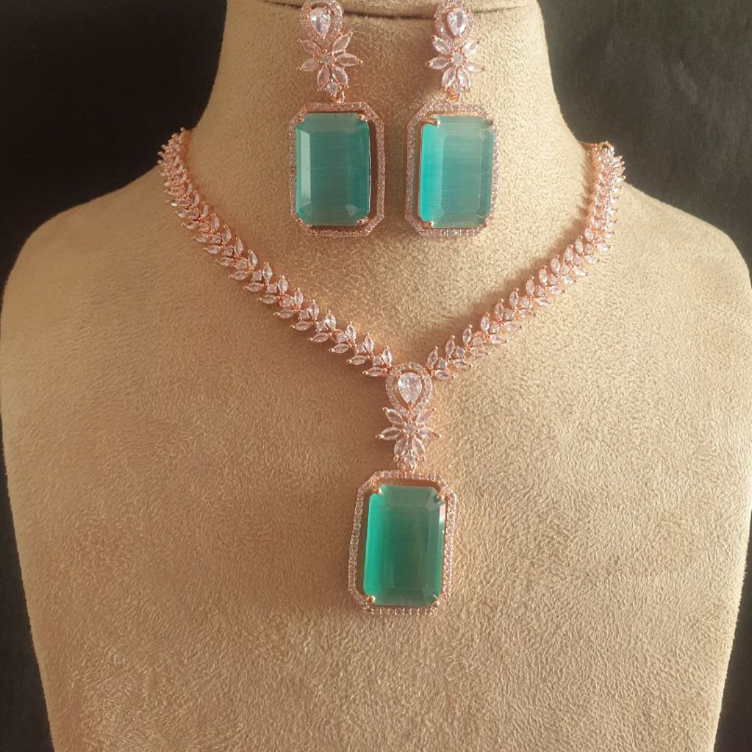 SOHI MINT-GREEN NECKLACE