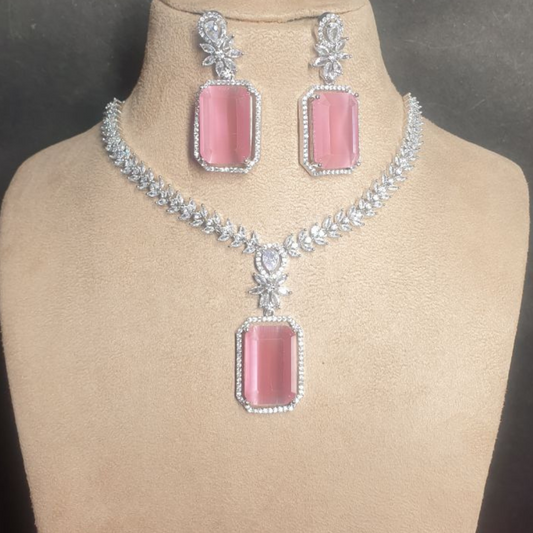 SOHI PINK NECKLACE