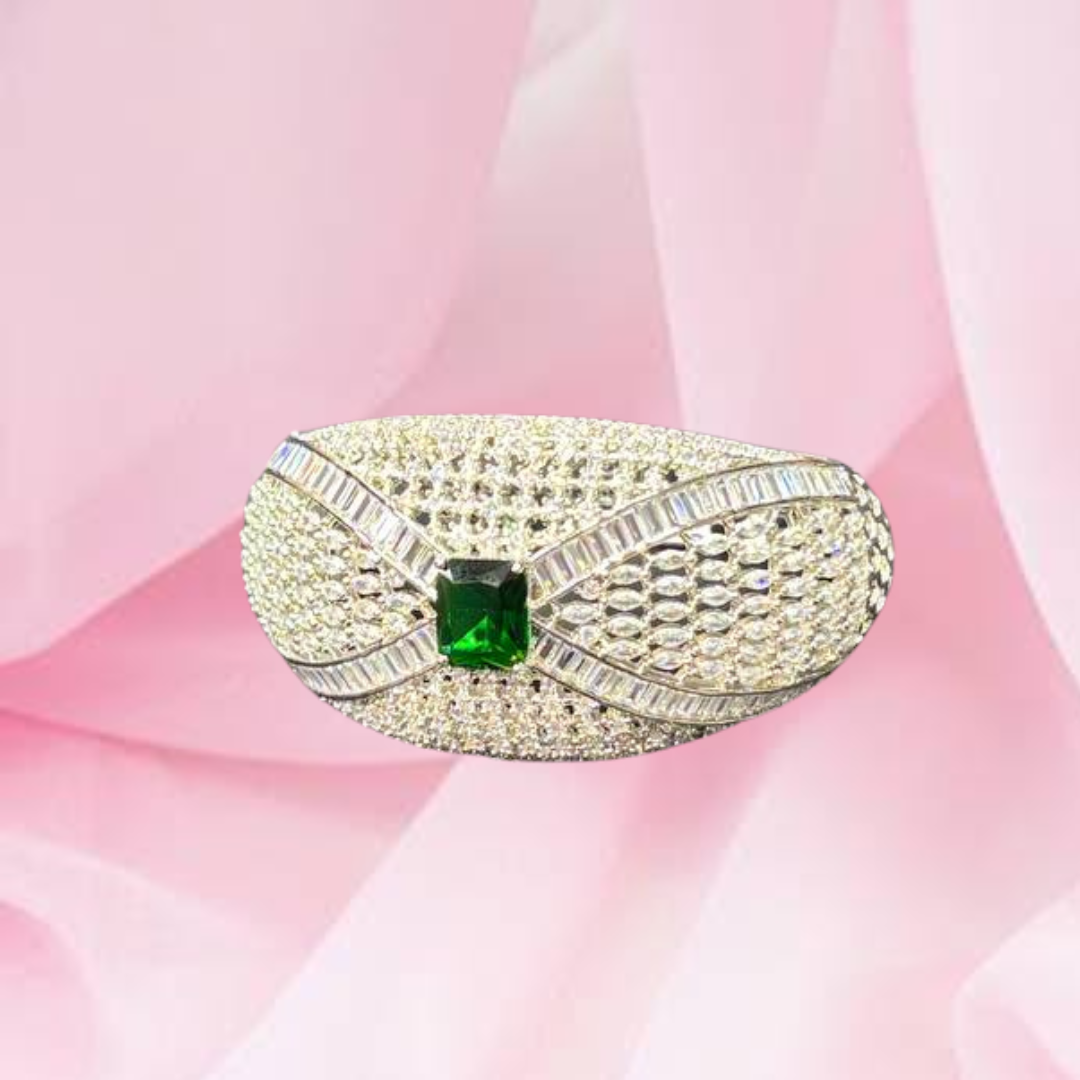 Emerald heera bracelet