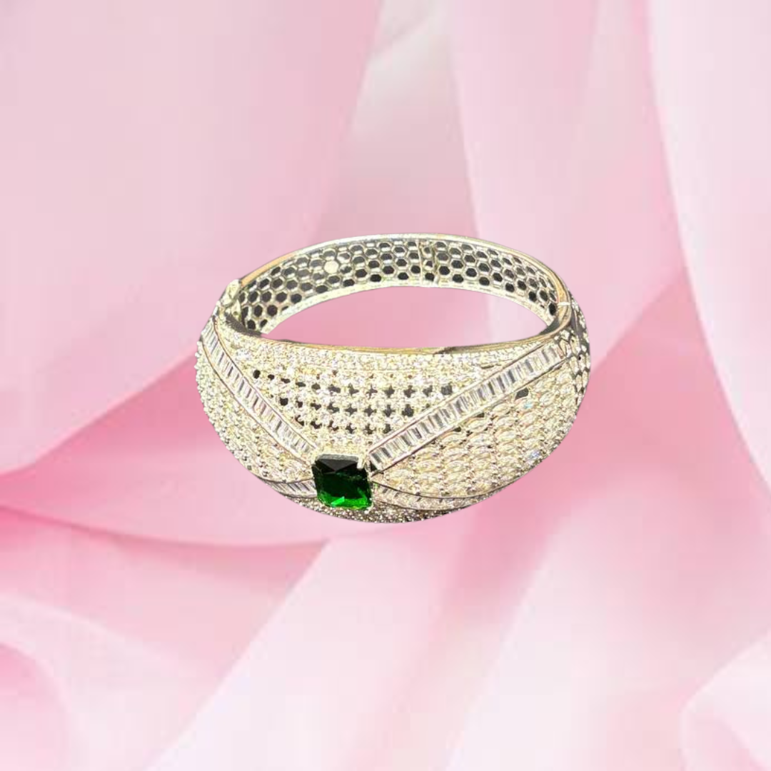 Emerald heera bracelet