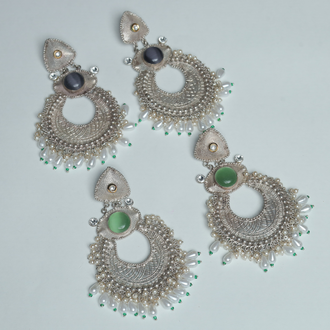 ZEHRA BLACK EARRING