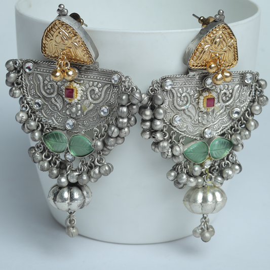 NAYAAB GREEN EARRING