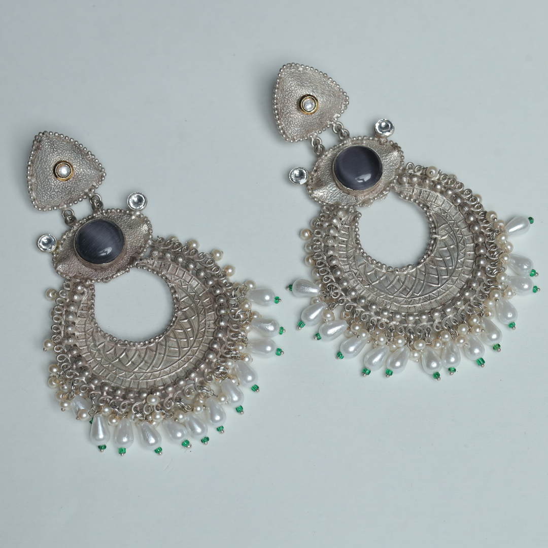 ZEHRA BLACK EARRING