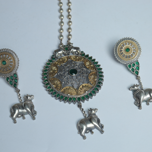 KAAMDHENU GREEN NECKLACE