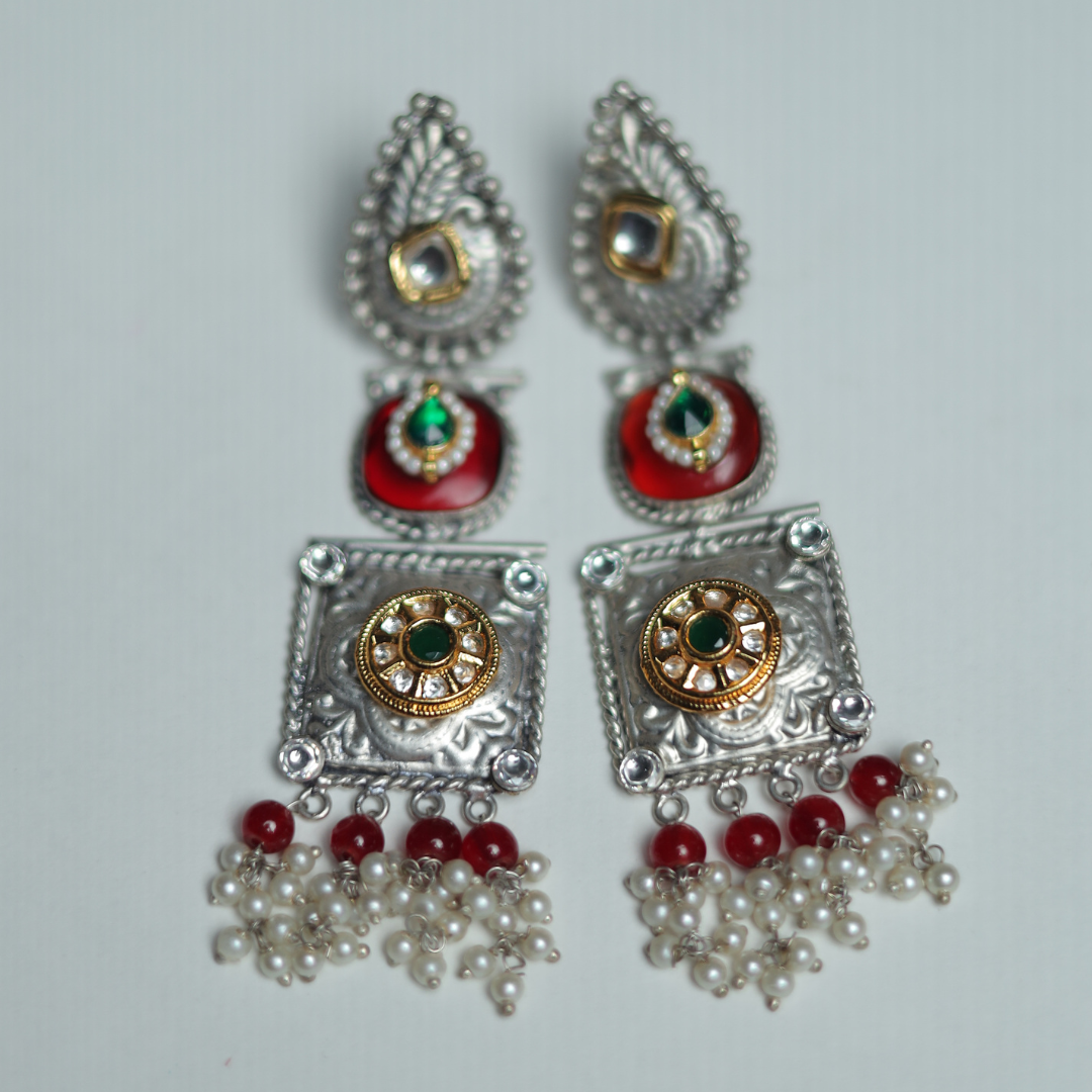 UMEKA (R) NECKLACE