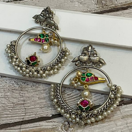 SONCHIRAIYA SILVER CHANDBALI EARRING