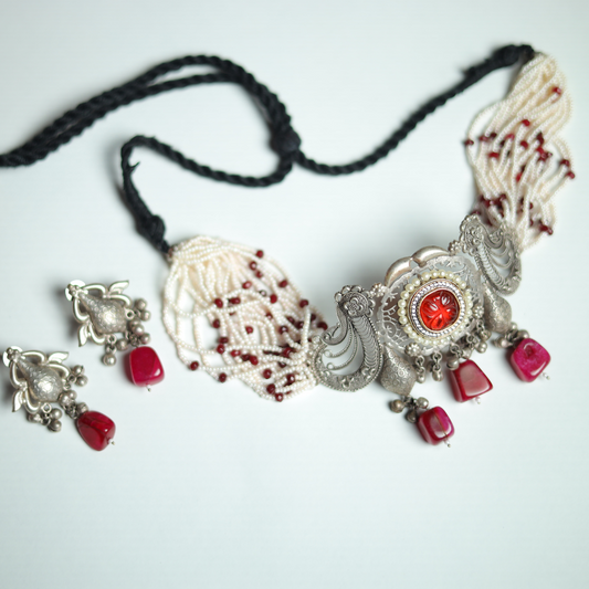 RED VICTORIA NECKLACE