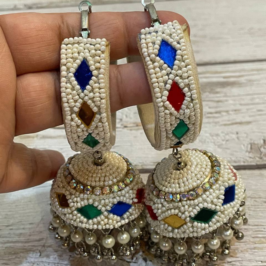 FULTUSHI WHITE EARRING