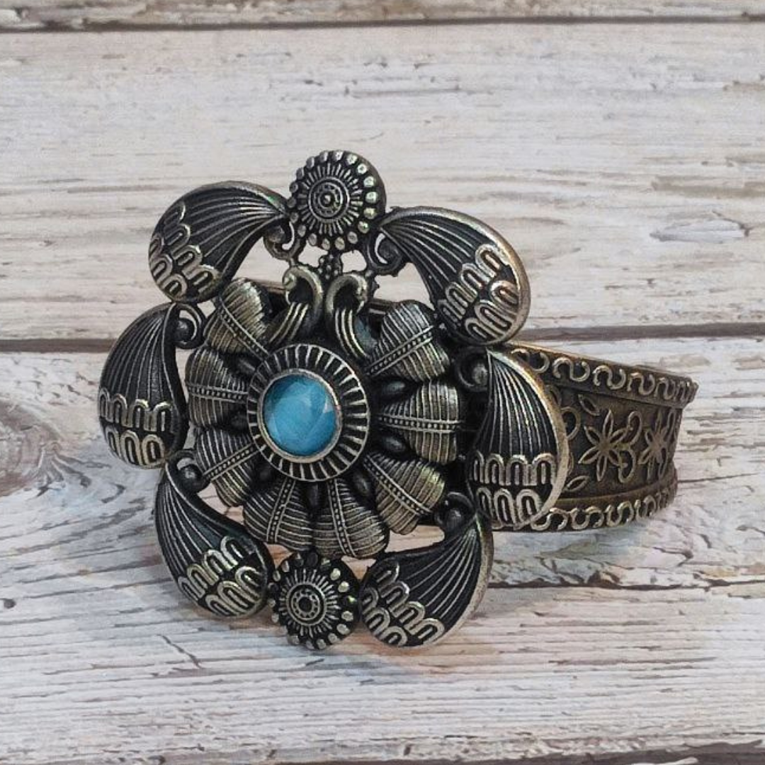 AQUA-BLUE FLOWER BRACELET