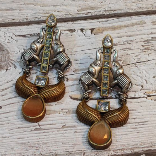 GAJGAMINI BROWN EARRING
