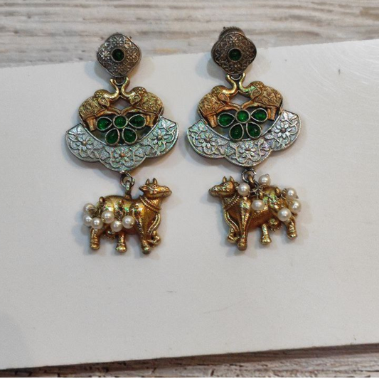 KAAMDHENU GREEN EARRING