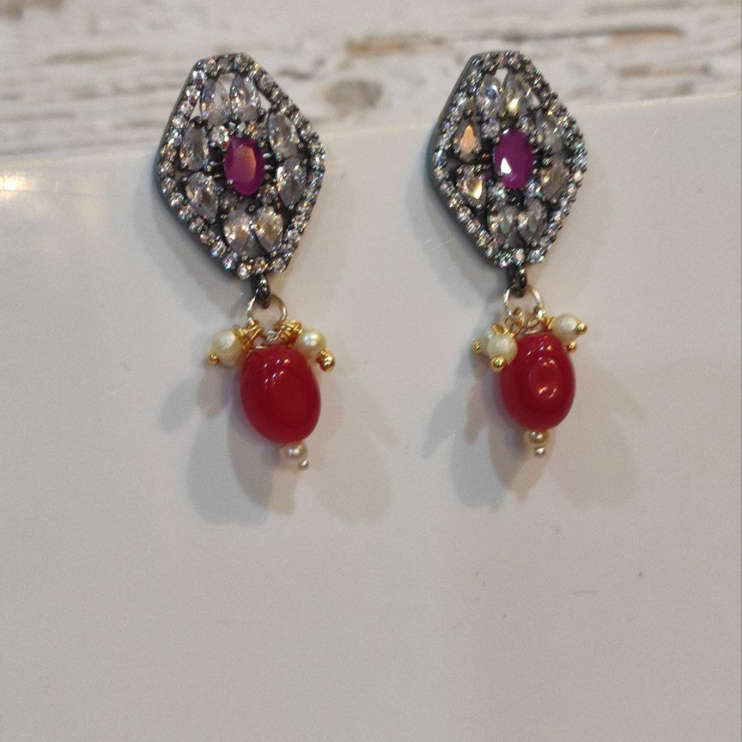 KIM RED AD CHOKER