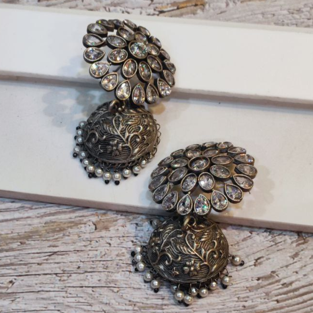 LUXURY SPARK  WHITE EARRING