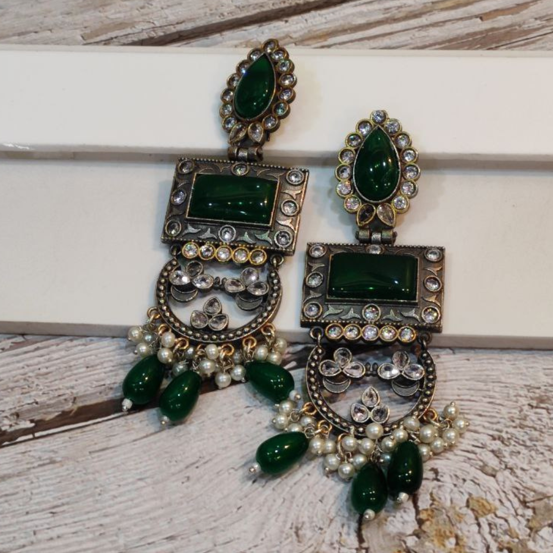 MANDOLA GREEN EARRING