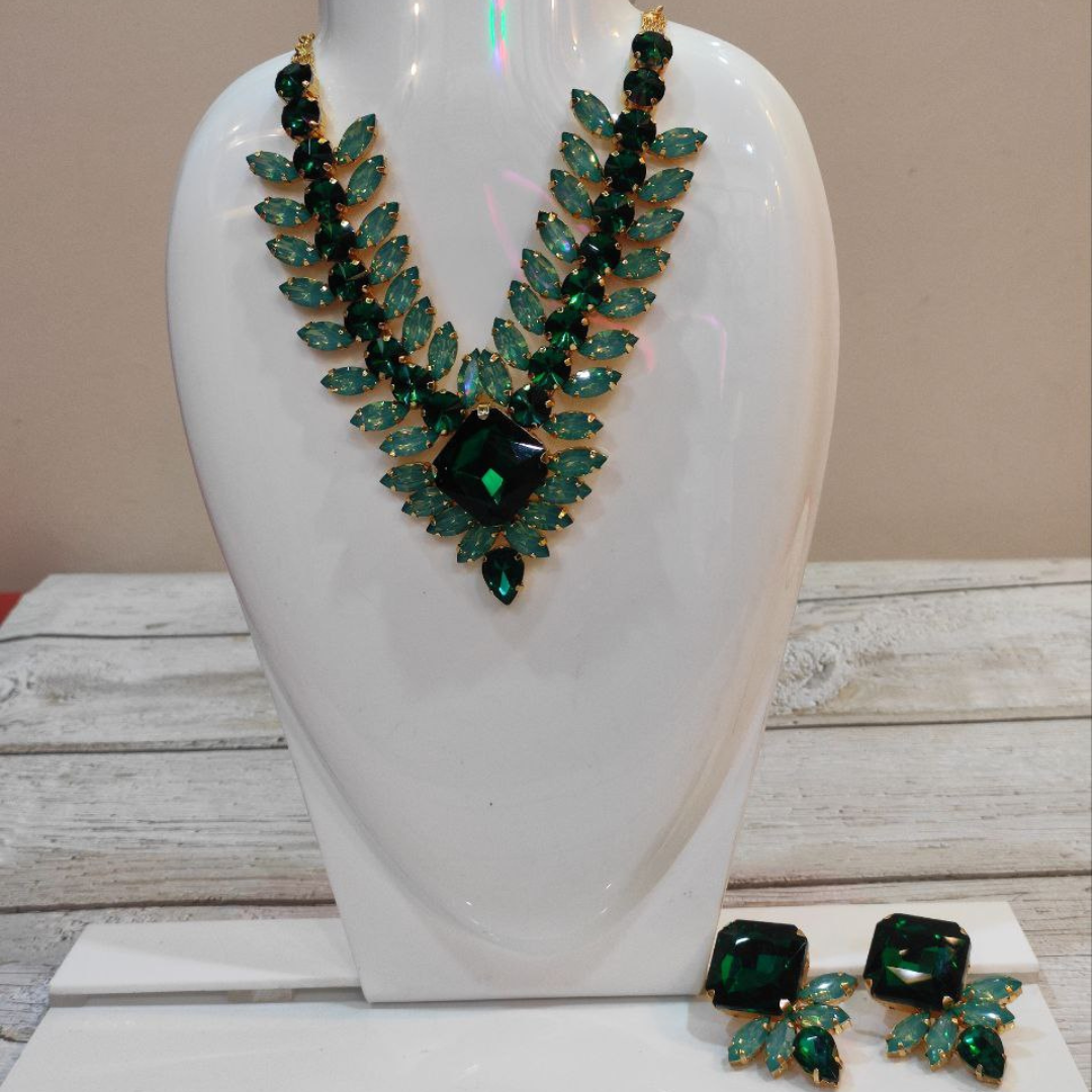 SOOK GREEN NECKLACE