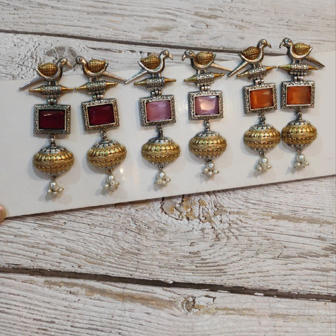 SURAIYA ORANGE EARRING
