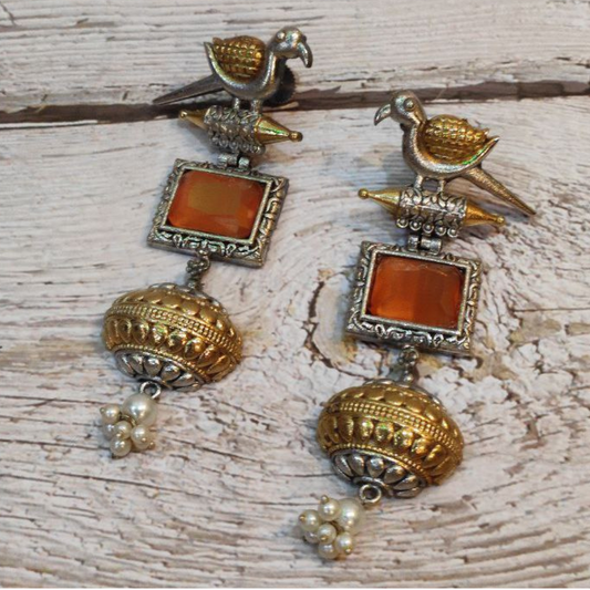 SURAIYA ORANGE EARRING