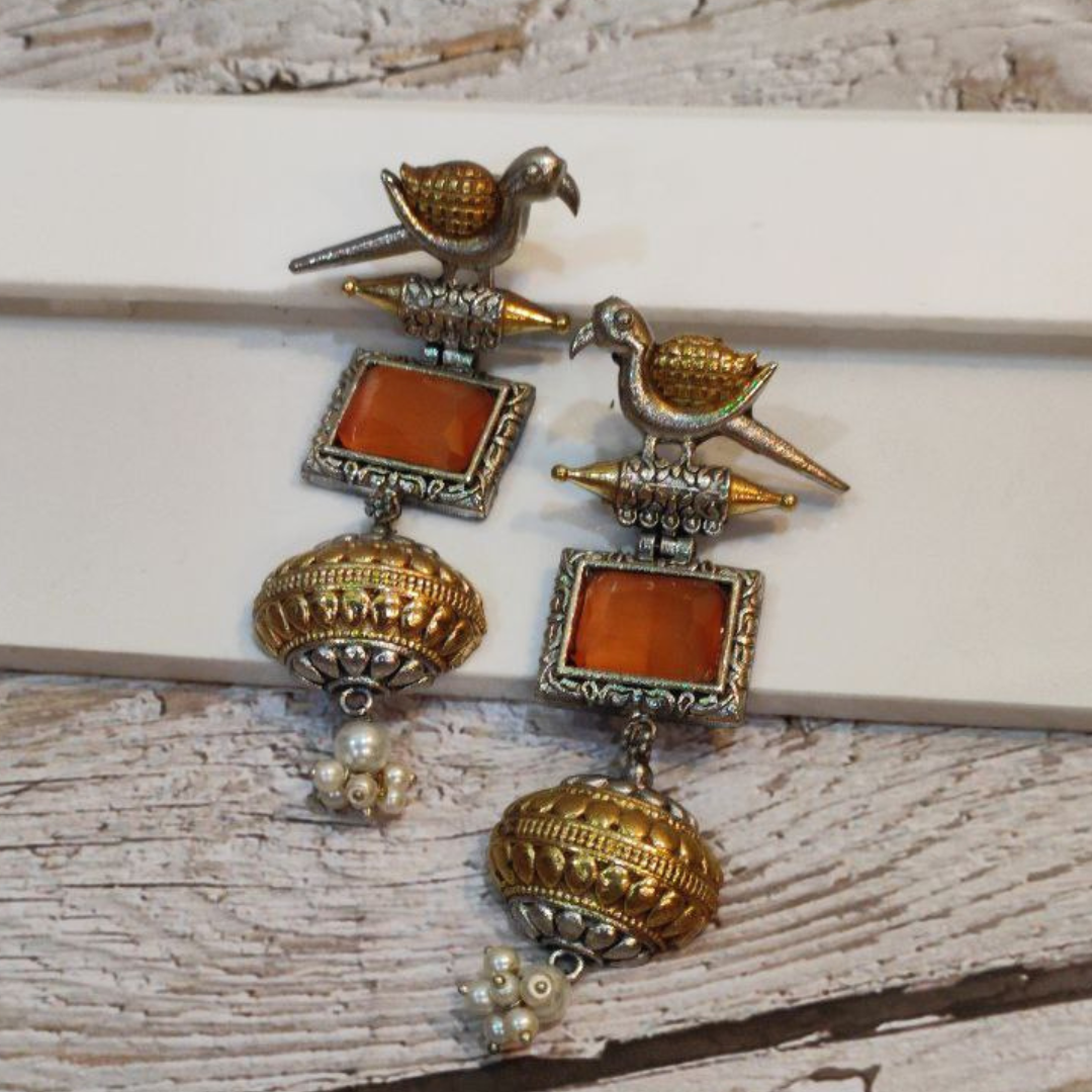 SURAIYA ORANGE EARRING