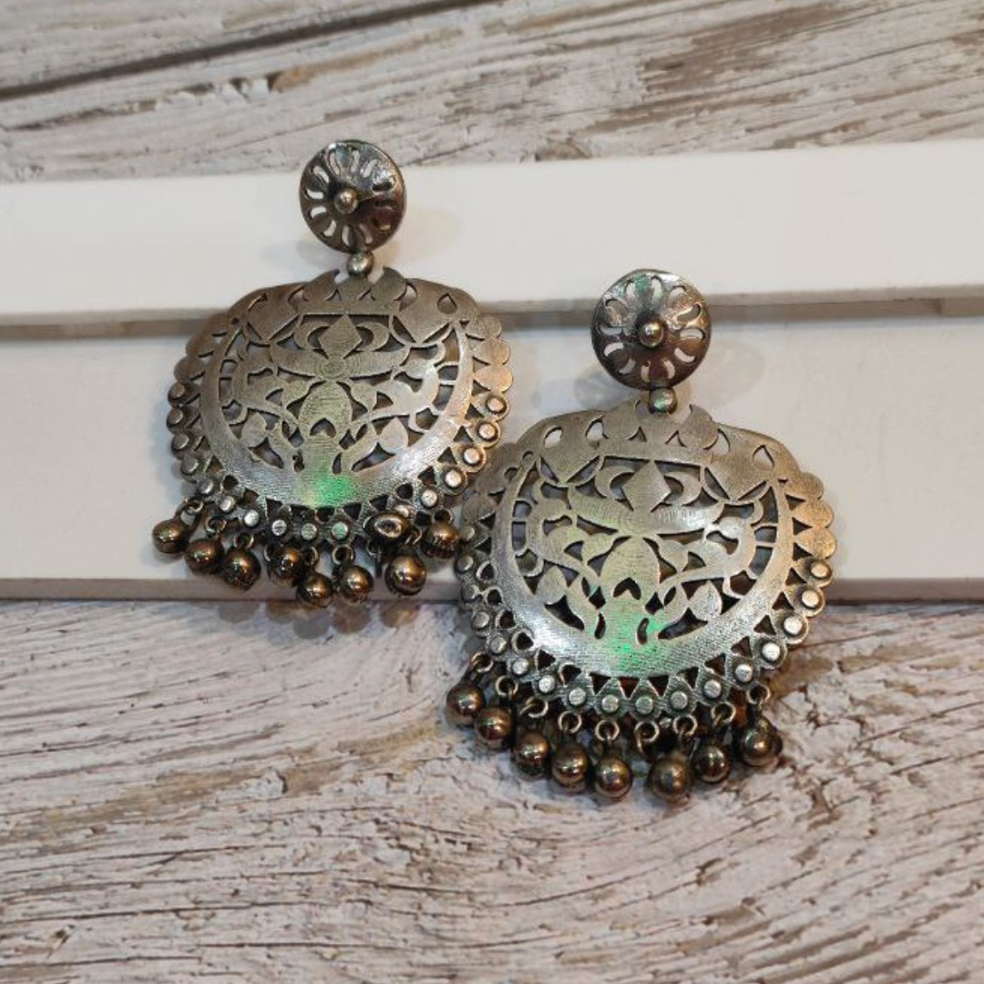 TAANISHI EARRING