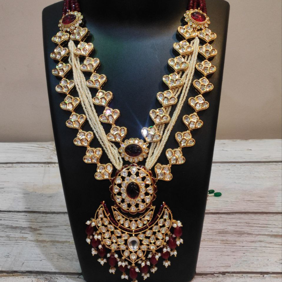 VASUNDHARA RED TYAANI KUNDAN NECKLACE