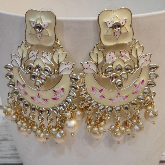 VELLA CREAM EARRING