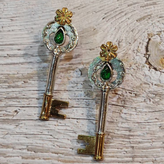 KEY GREEN EARRING