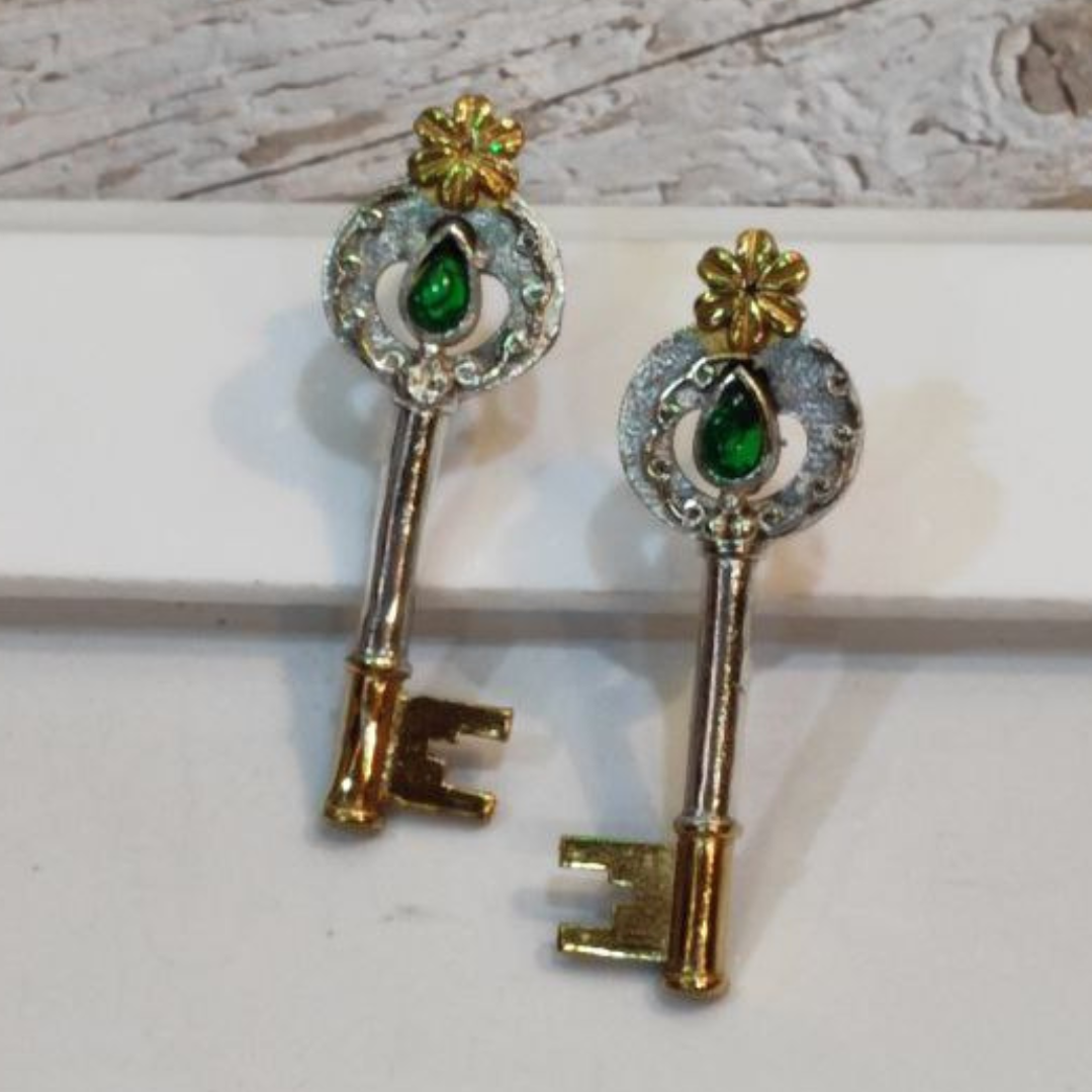 KEY GREEN EARRING