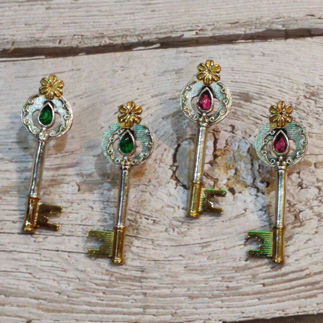 KEY GREEN EARRING